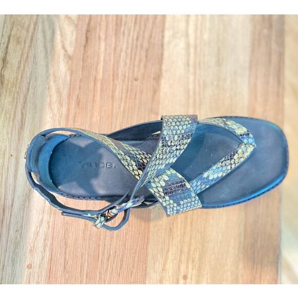 NWOT/BOX Vince Green Leather Flat Thong Strap Snake Print Sandal 7us Summer - Picture 9 of 12